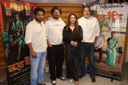 प्रवेश लाल यादव, नीलम गिरी स्टारर निर्माता मुकेश गिरी की भोजपुरी फ़िल्म ‘जस्ट मैरिड’ रिलीज़ के लिए तैयार