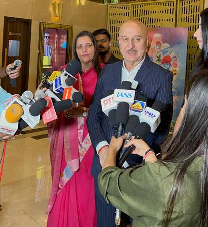 DESERT ELEGANCE A Group Exhibition Of Paintings & Sculptures By 3 Well-Known Artists In Jehangir Art Gallery