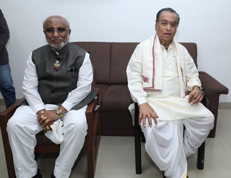 पुण्यात भारतरत्न लता दीनानाथ मंगेशकर स्मृती समारोह व लता मंगेशकर वैद्यक रत्न पुरस्कार वितरण सोहळा संपन्न